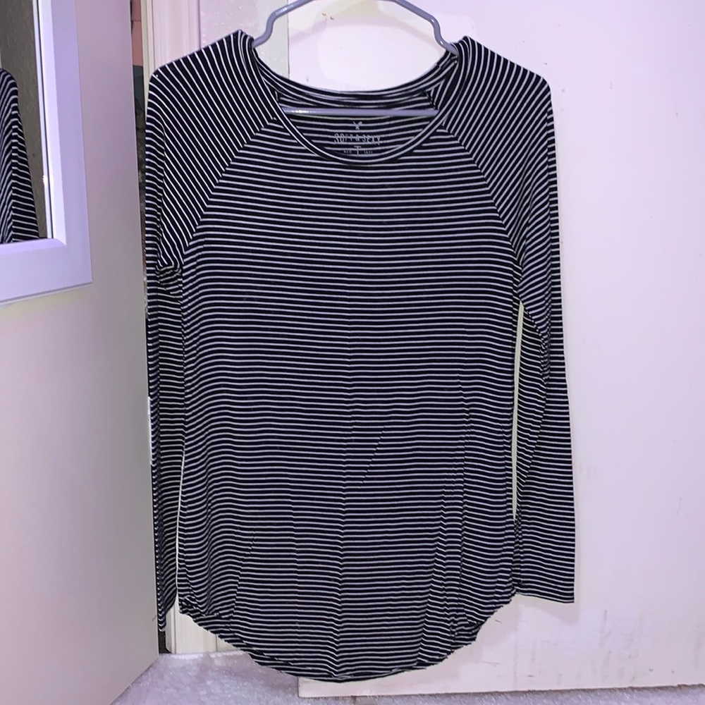 American Eagle Soft & Sexy Long Sleeve Shirt